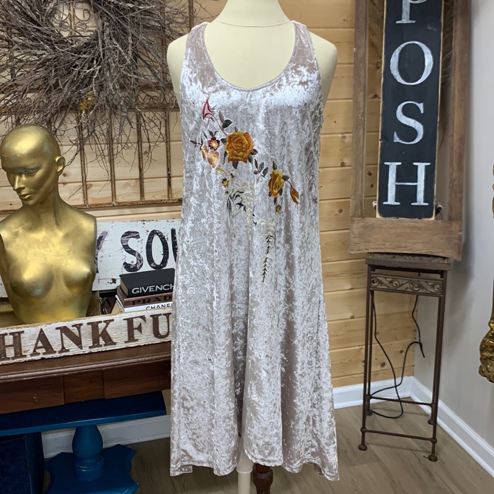 Mystree Dress - Picture 1 of 15